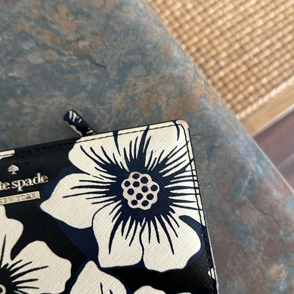 Kate Spade Floral Cedar Street Maise - Picture 6 of 9